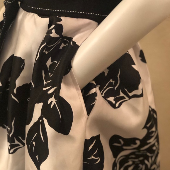 High-Low Black/white/Red Dress - Size 5/6 - Picture 3 of 6